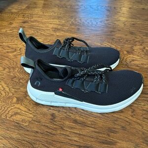 On CloudTec Sneakers